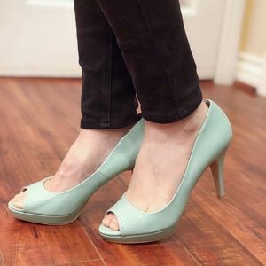 Aldo Tiffany blue peep toes heels